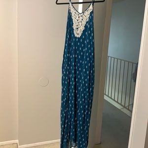 Maxi dress with lace detail